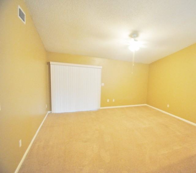 8803 Hampden Dr - Photo 3 of 6