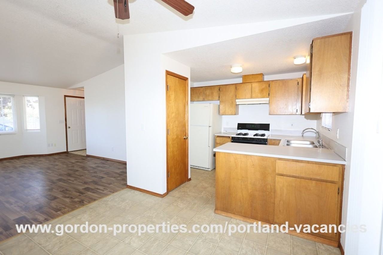 9641 Se Schiller St - Photo 7 of 44