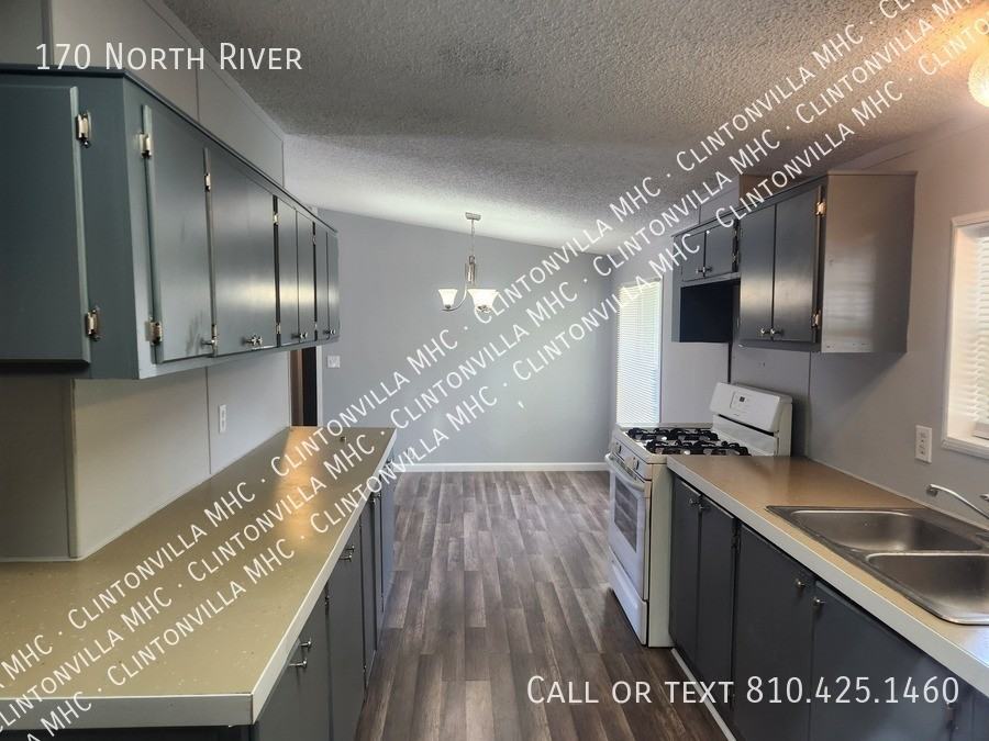 170 N River Dr - Photo 2 of 6