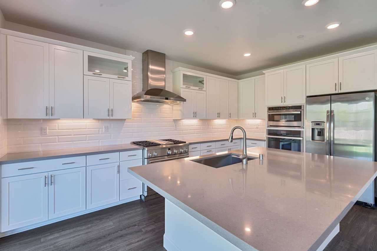 561 Laceneck Ct - Photo 2 of 50