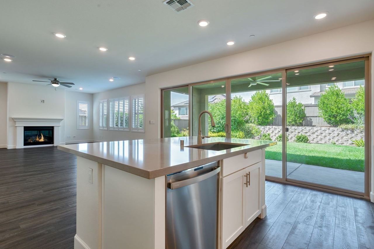 561 Laceneck Ct - Photo 3 of 50