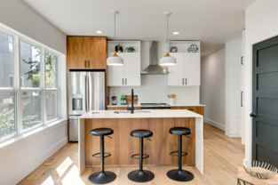 The Uptowns on 23rd - Photo 1 of 1