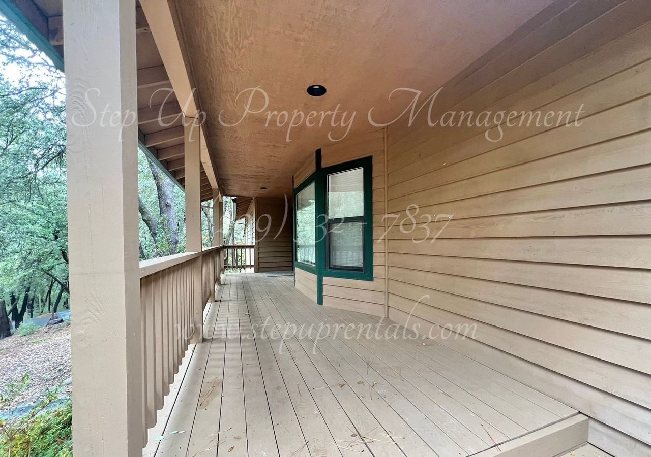 17600 Brentwood Ln - Photo 2 of 31