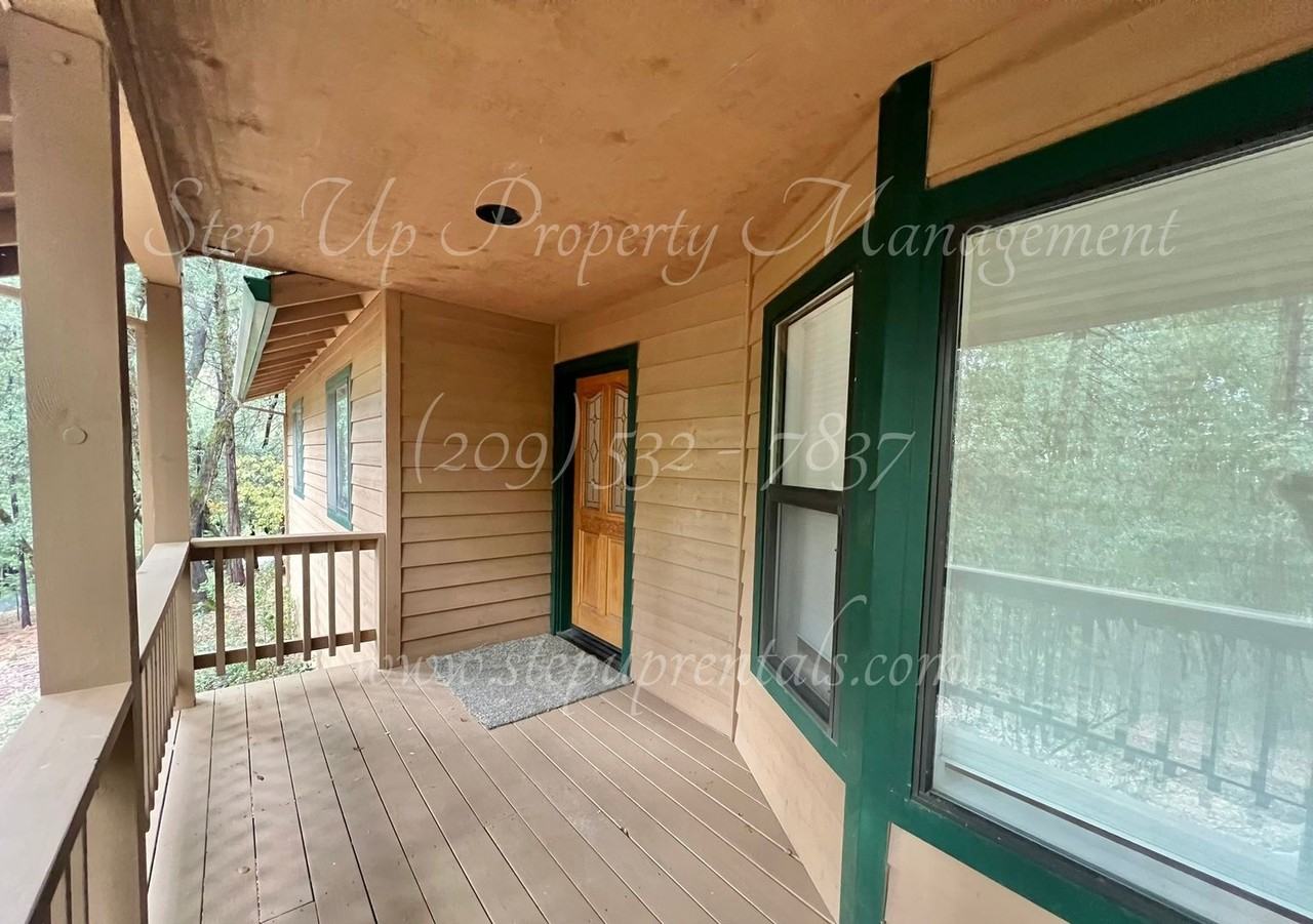 17600 Brentwood Ln - Photo 3 of 31