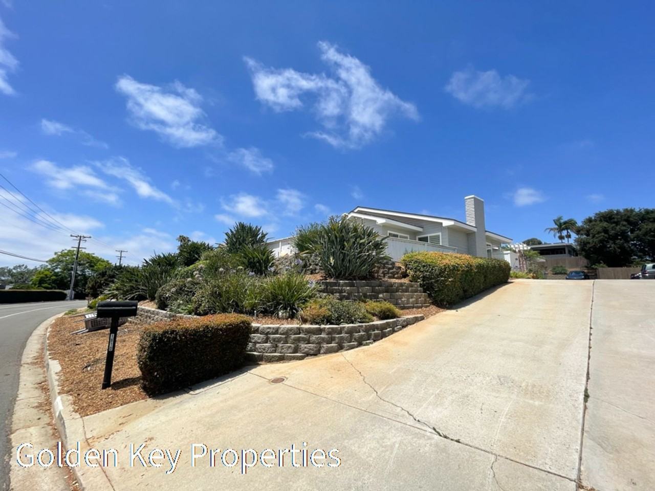 1810 Laurel Rd - Photo 2 of 33