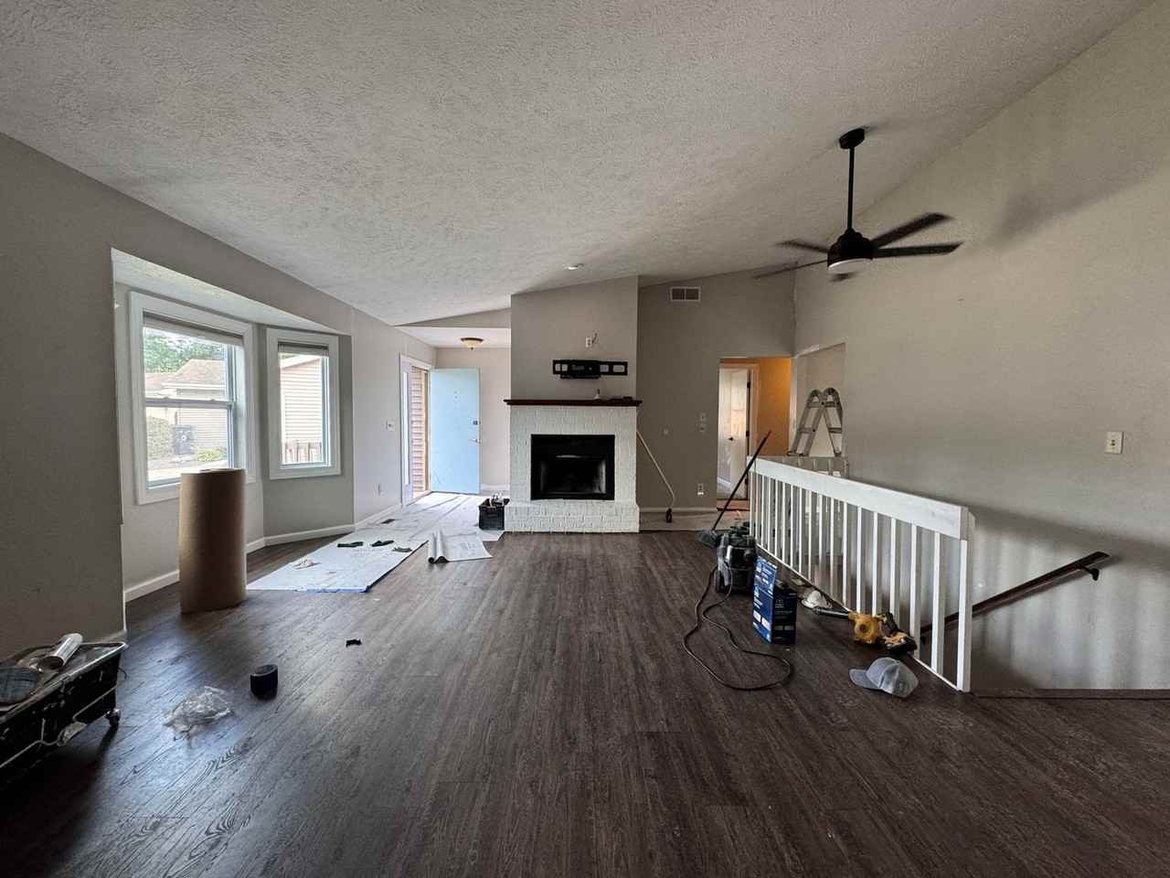 1019 Primrose Ln - Photo 3 of 13