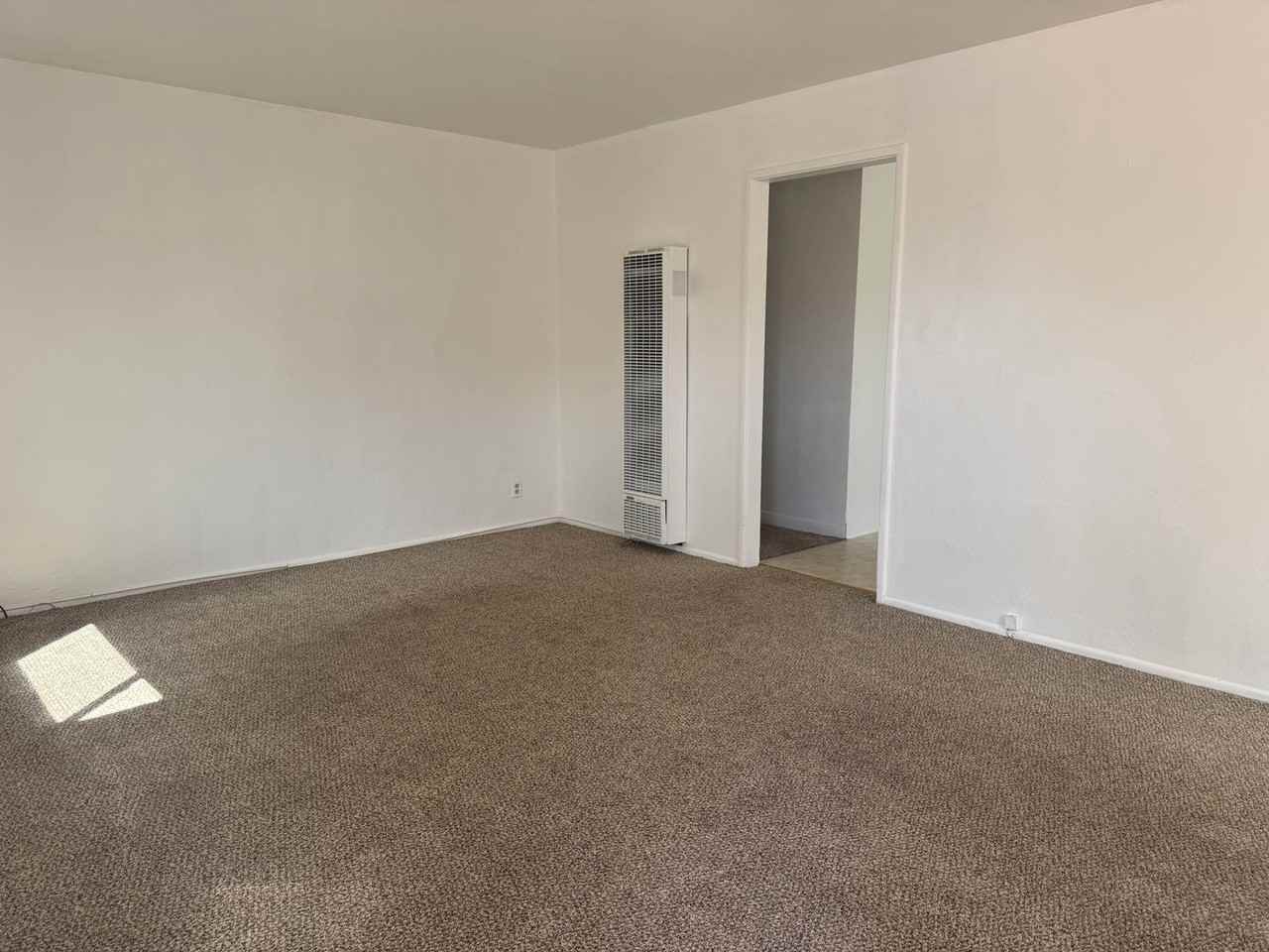 Wyandotte Ave - Photo 2 of 9