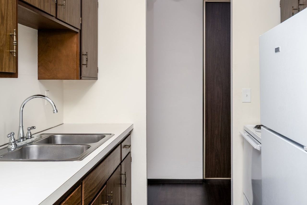 2636 Fremont Ave S - Photo 3 of 14