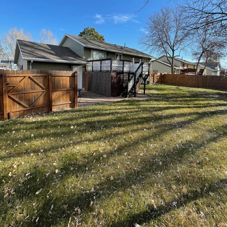 614 8th St E - Photo 2 of 27