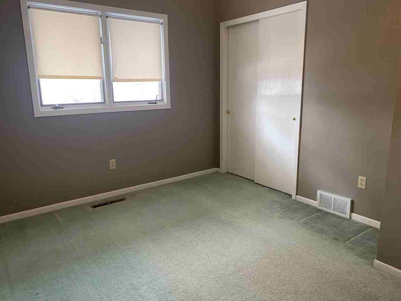 614 8th St E - Photo 7 of 27