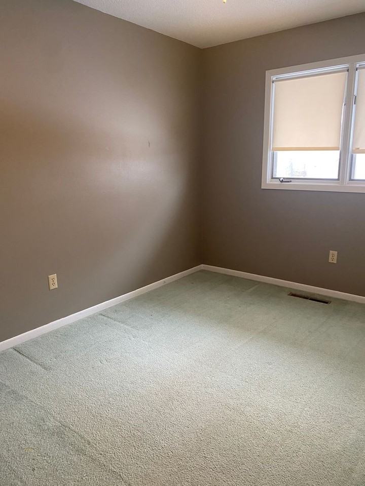 614 8th St E - Photo 6 of 27