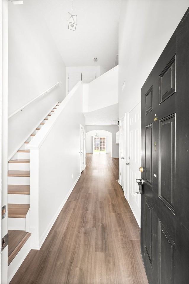 8232 Rossi Rd - Photo 6 of 42
