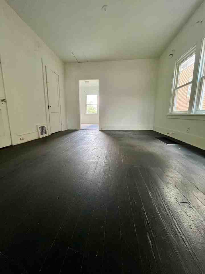 128 Shirley Cir - Photo 4 of 12