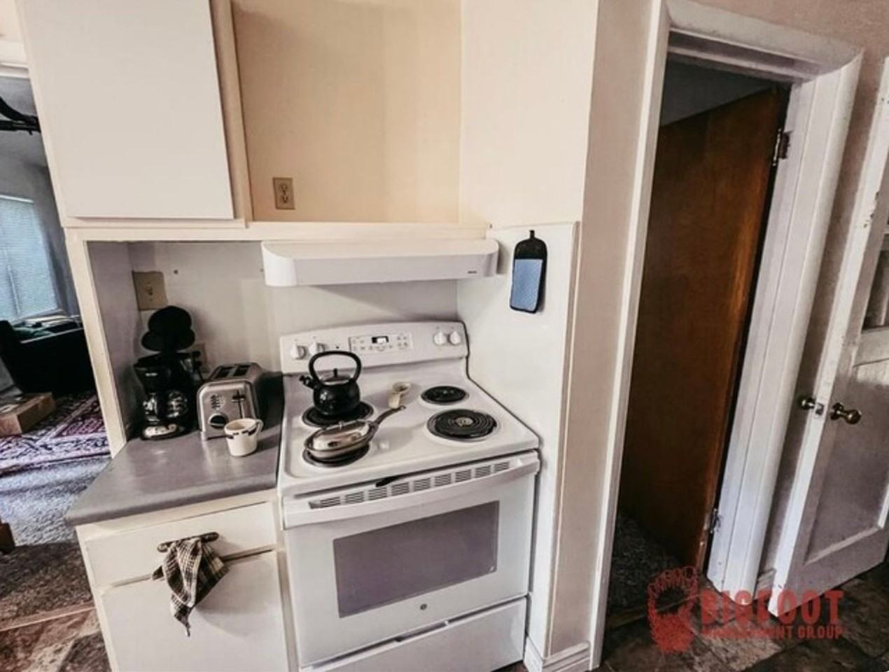 829 N Park Ave - Photo 3 of 13