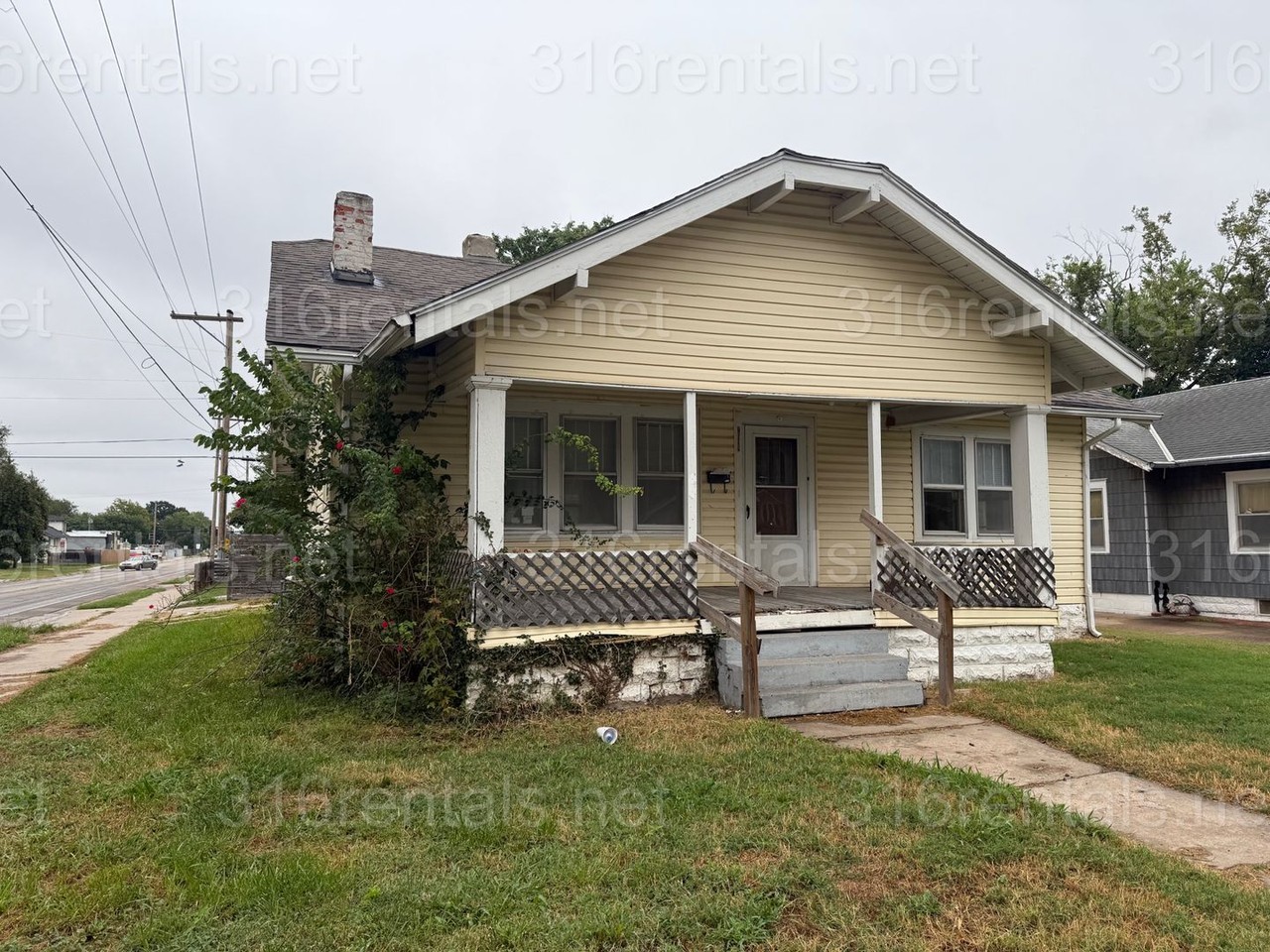 2002 S Main St - Photo 2 of 9
