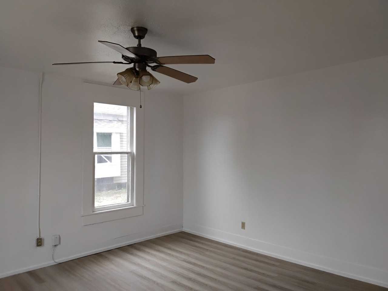 1632 N Irving Ave - Photo 6 of 23
