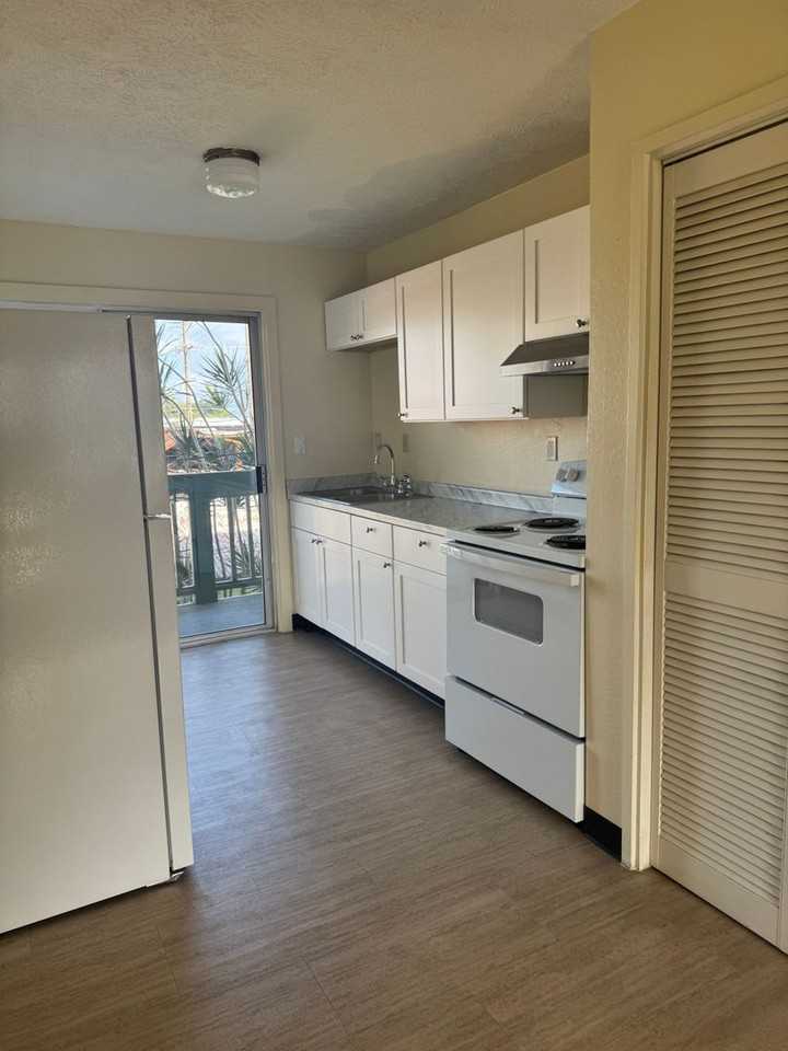 464 Kalanikoa St #201 - Photo 4 of 8