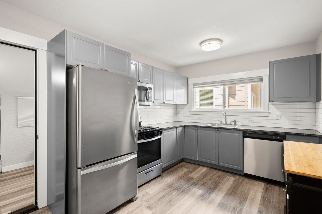 18459 Se Blanton St - Photo 3 of 21