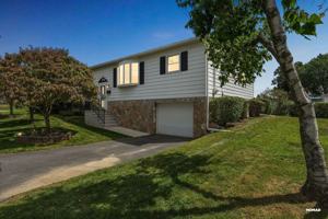 featured image of 27 Garden Dr