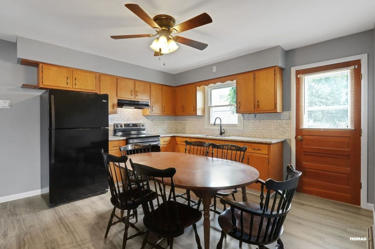 27 Garden Dr - Photo 4 of 33