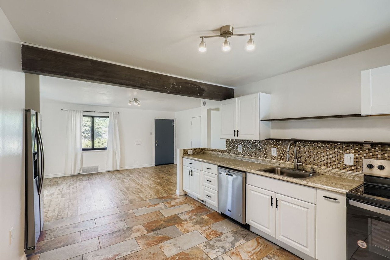 2220 Quebec St - Photo 6 of 19