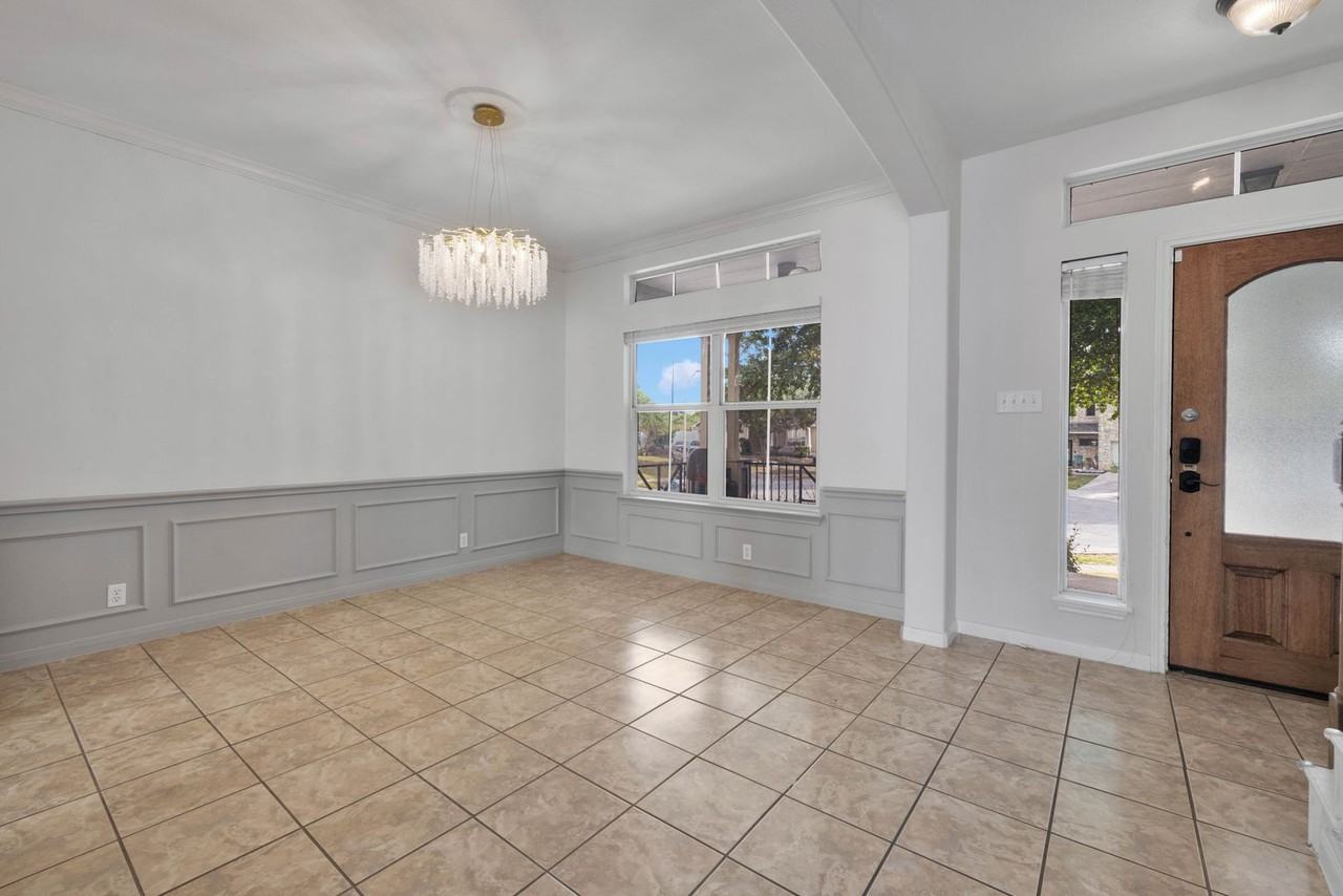 136 Brook Shire - Photo 7 of 37