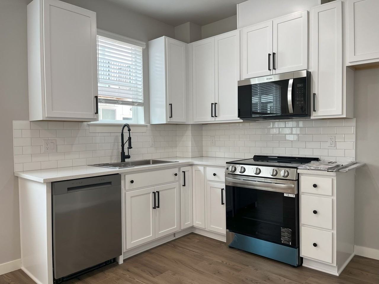 7920 Se Mitchell St #B - Photo 3 of 17