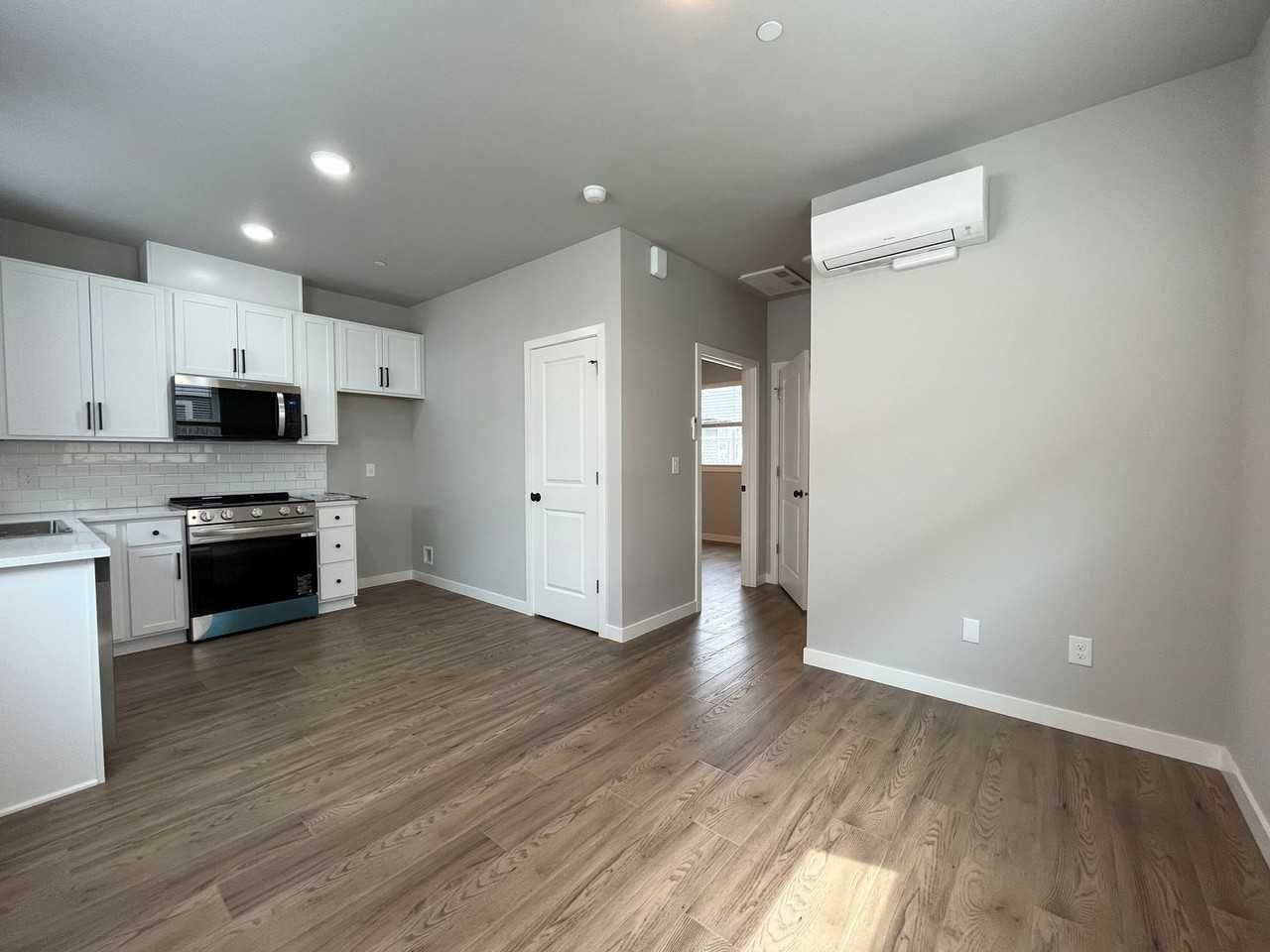 7920 Se Mitchell St #B - Photo 7 of 17