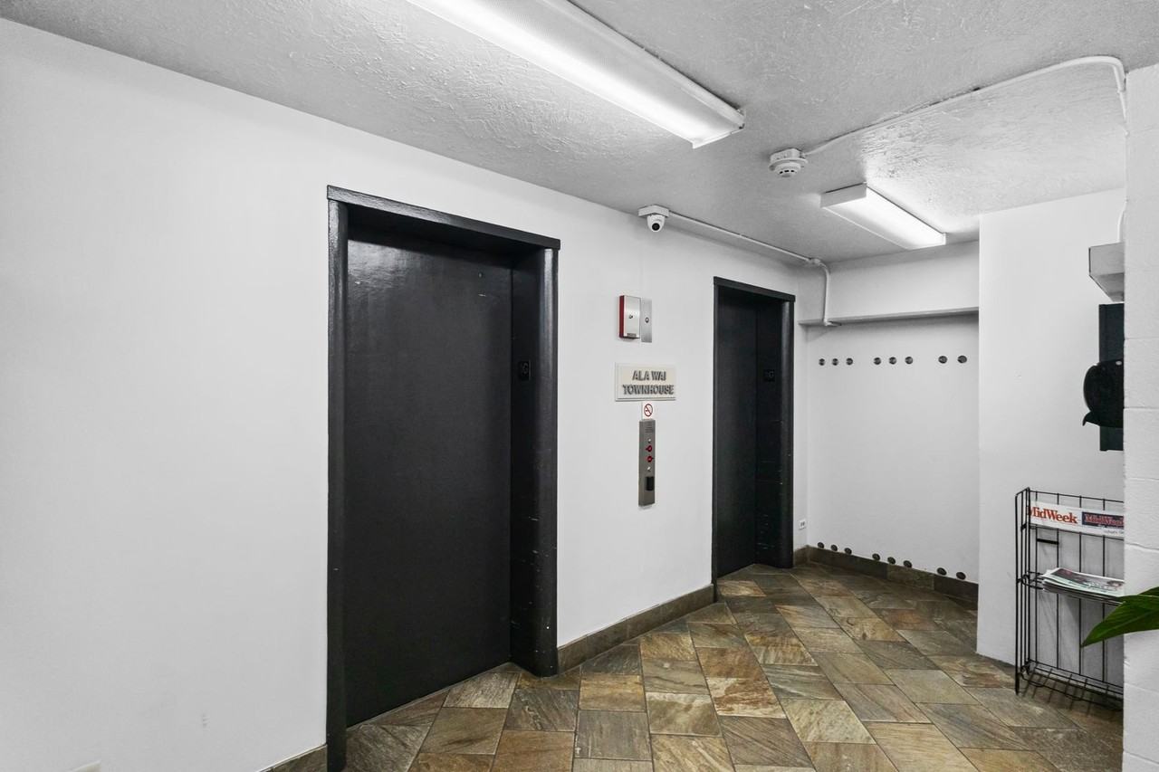 2421 Ala Wai Blvd - Photo 3 of 20