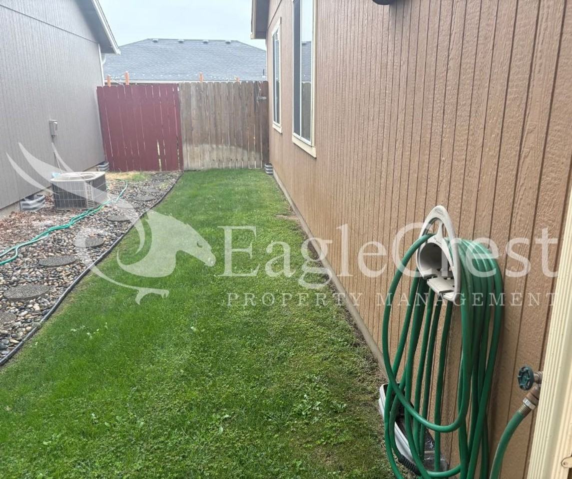 257 Northwest Laurella Lane - Photo 2 of 30