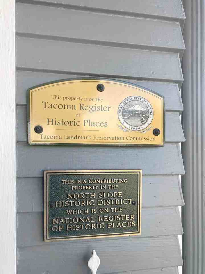 924 N J St - Photo 3 of 31