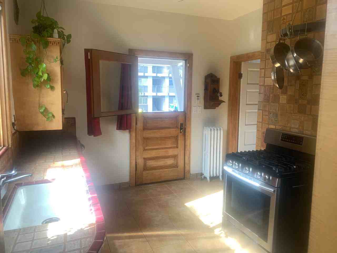 924 N J St - Photo 6 of 31