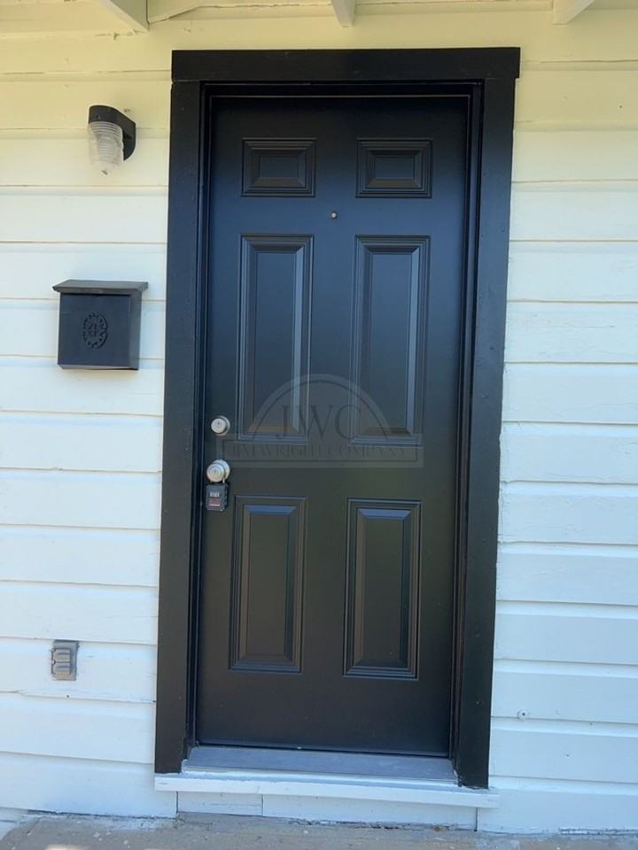 407 Adams Ave - Photo 2 of 14