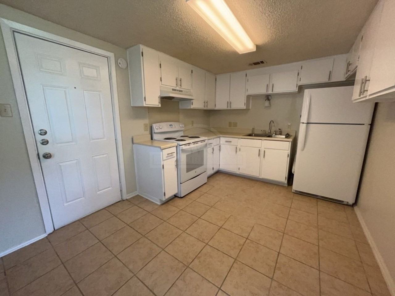 407 Adams Ave - Photo 7 of 14