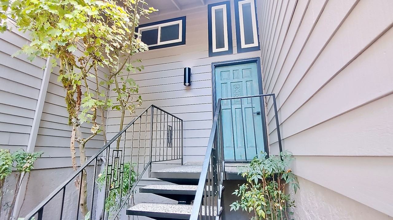 4470 Lakeview Blvd - Photo 7 of 50