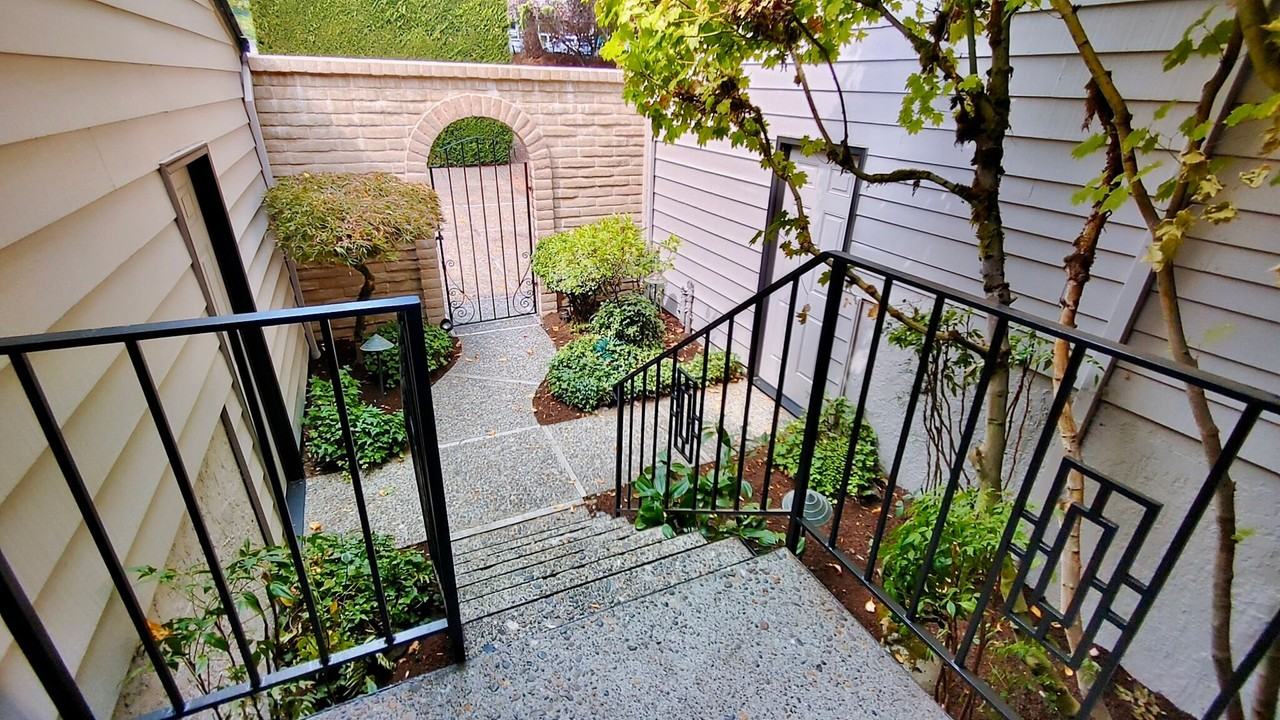 4470 Lakeview Blvd - Photo 6 of 50
