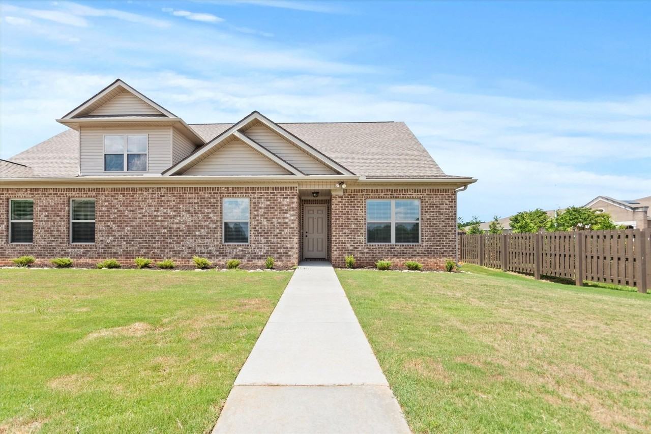 16066 16066 Cohen Drive - Photo 2 of 30