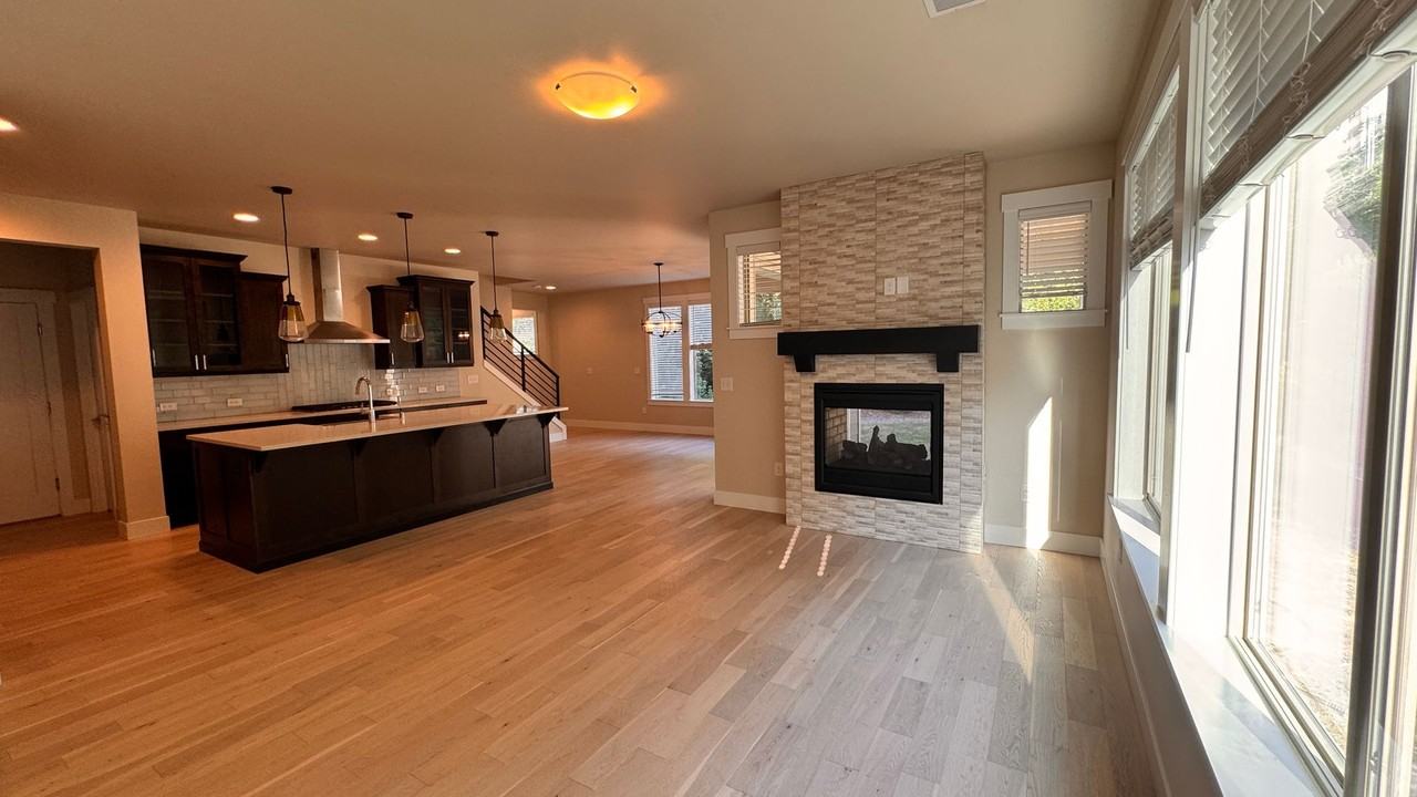 3755 Monterey Ct Ne - Photo 6 of 25