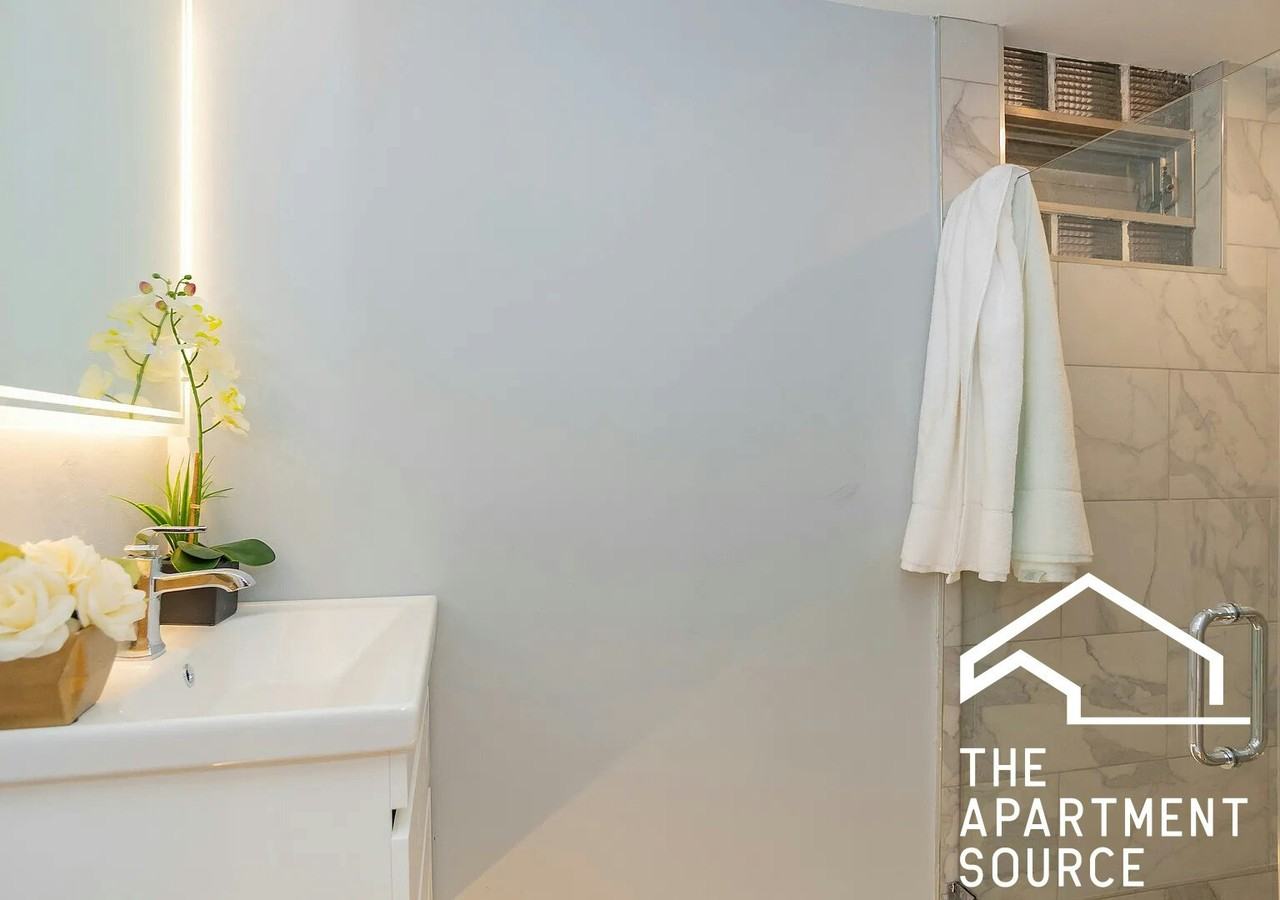 3729 North Clifton Avenue, Unit 1R - Photo 6 of 14