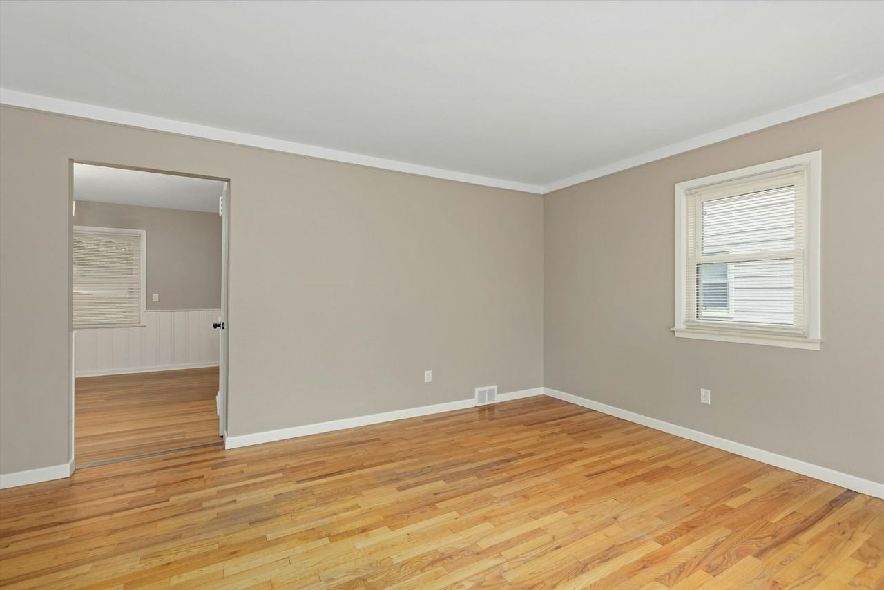 1319 Amelia Street - Photo 3 of 29