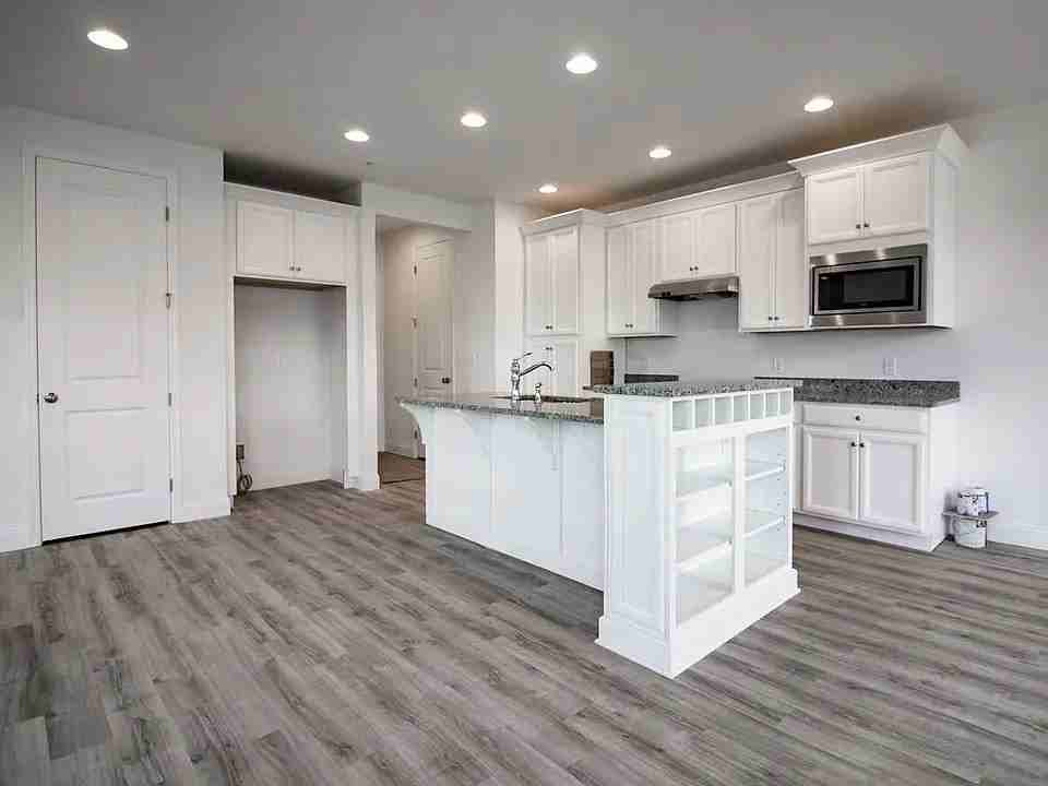 1437 Cassie Way - Photo 2 of 8