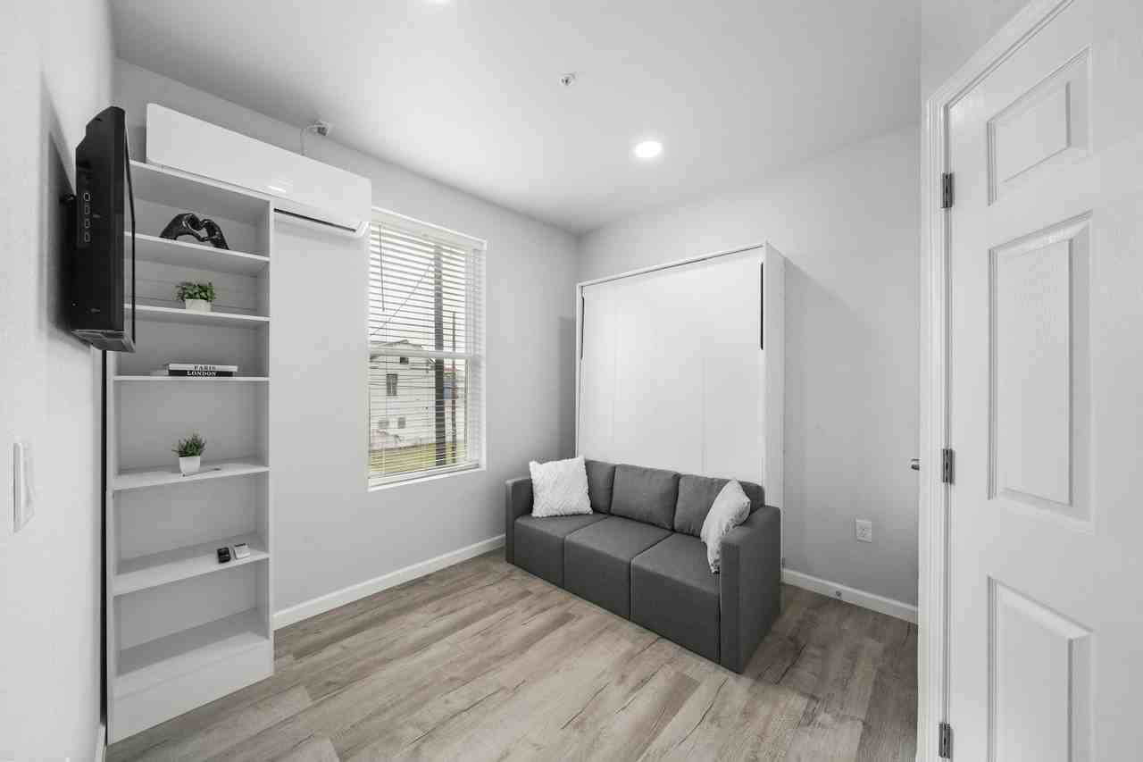 2815 Church Street, Unit G - Photo 2 of 8