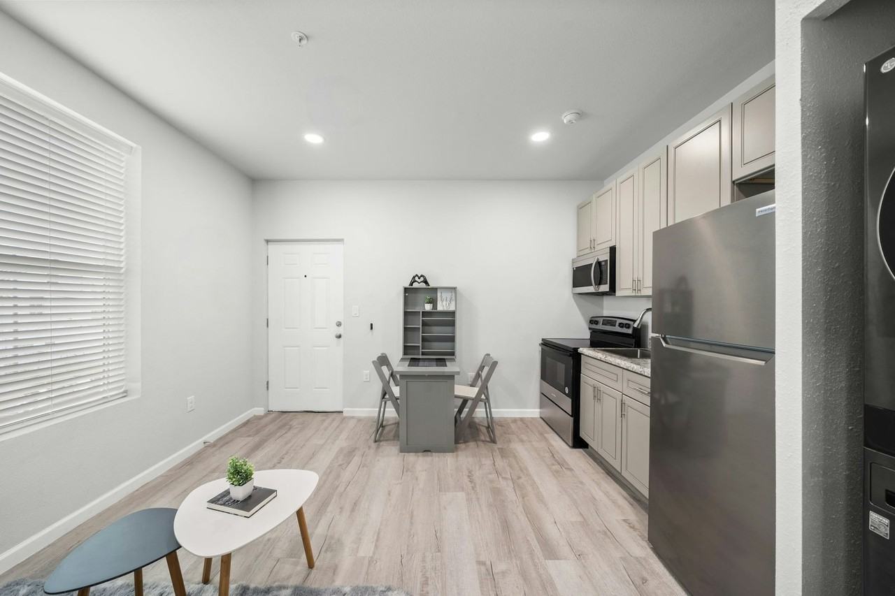 2815 Church Street, Unit G - Photo 3 of 8