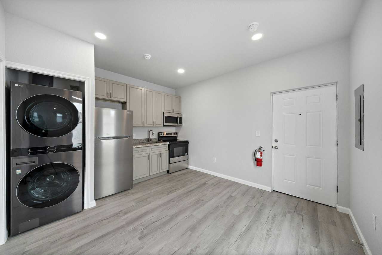 2815 Church Street, Unit G - Photo 4 of 8