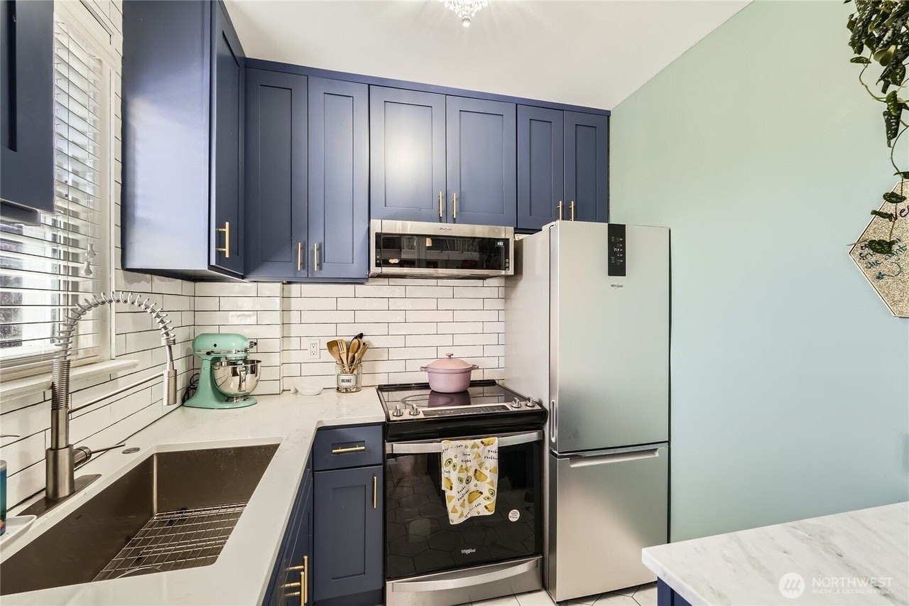 214 Summit Ave E, Unit 407 - Photo 6 of 10