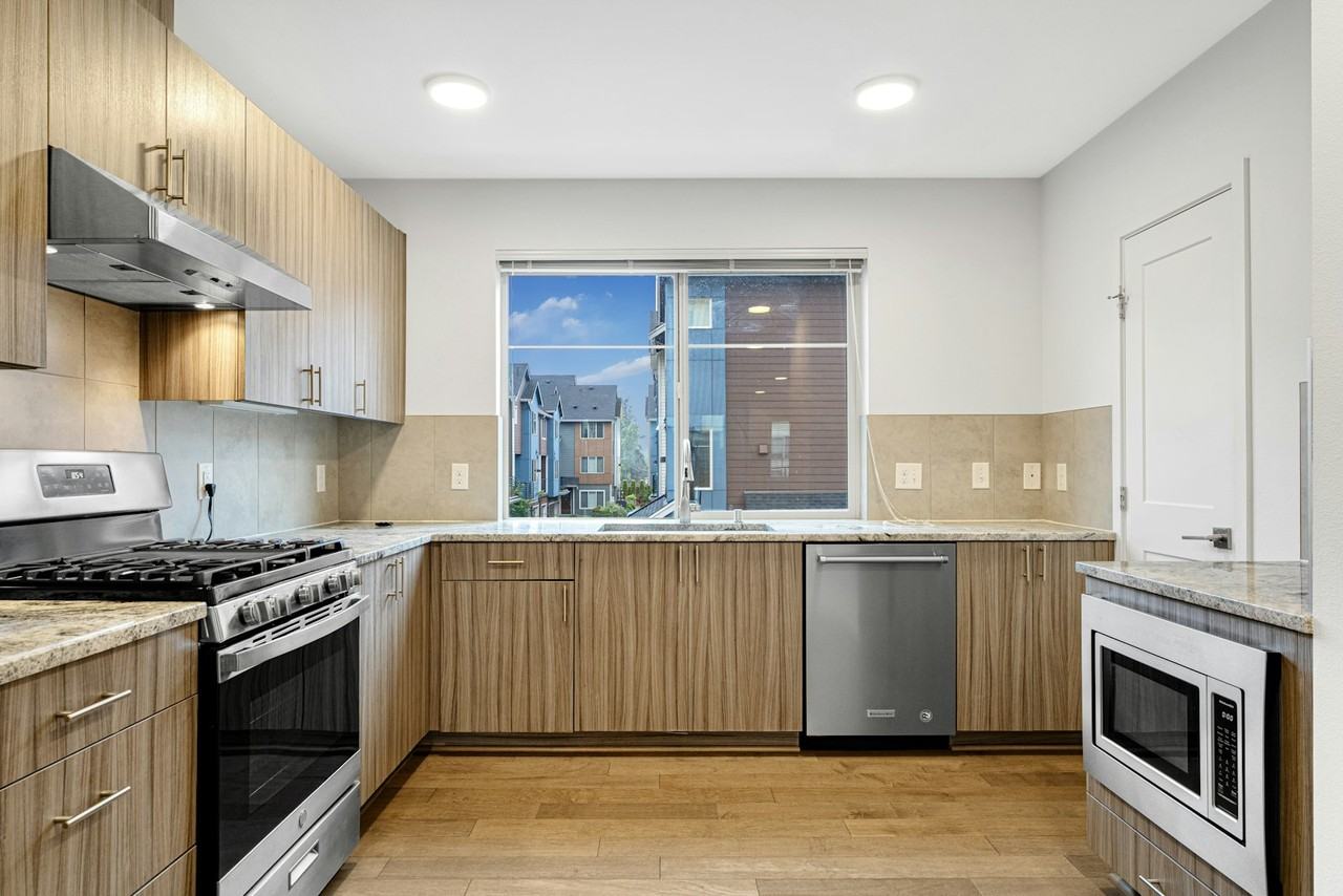 1446 157th Court NE - Photo 2 of 17