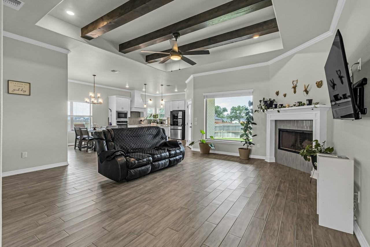 6102 Messina Drive - Photo 5 of 32