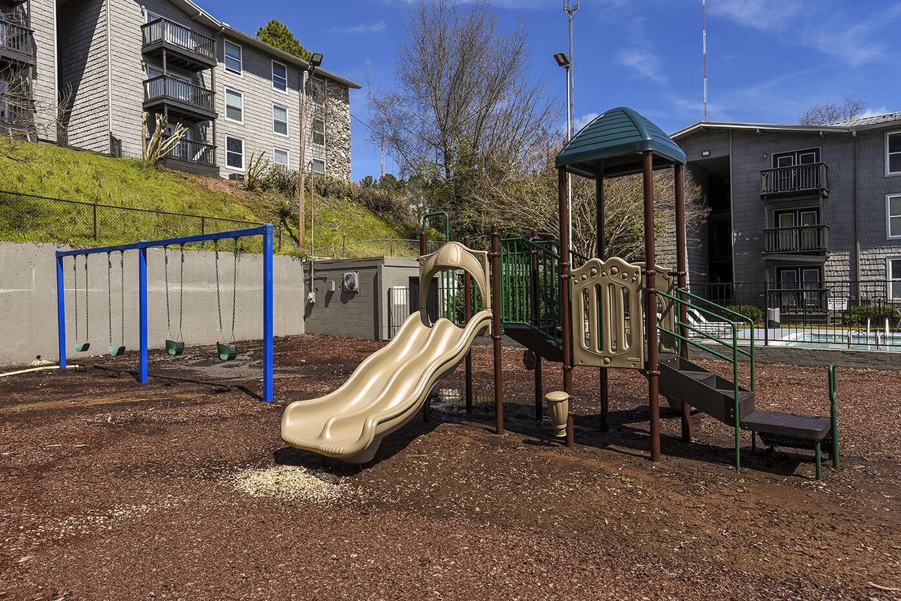 Highpointe Apartments - Photo 7 of 33