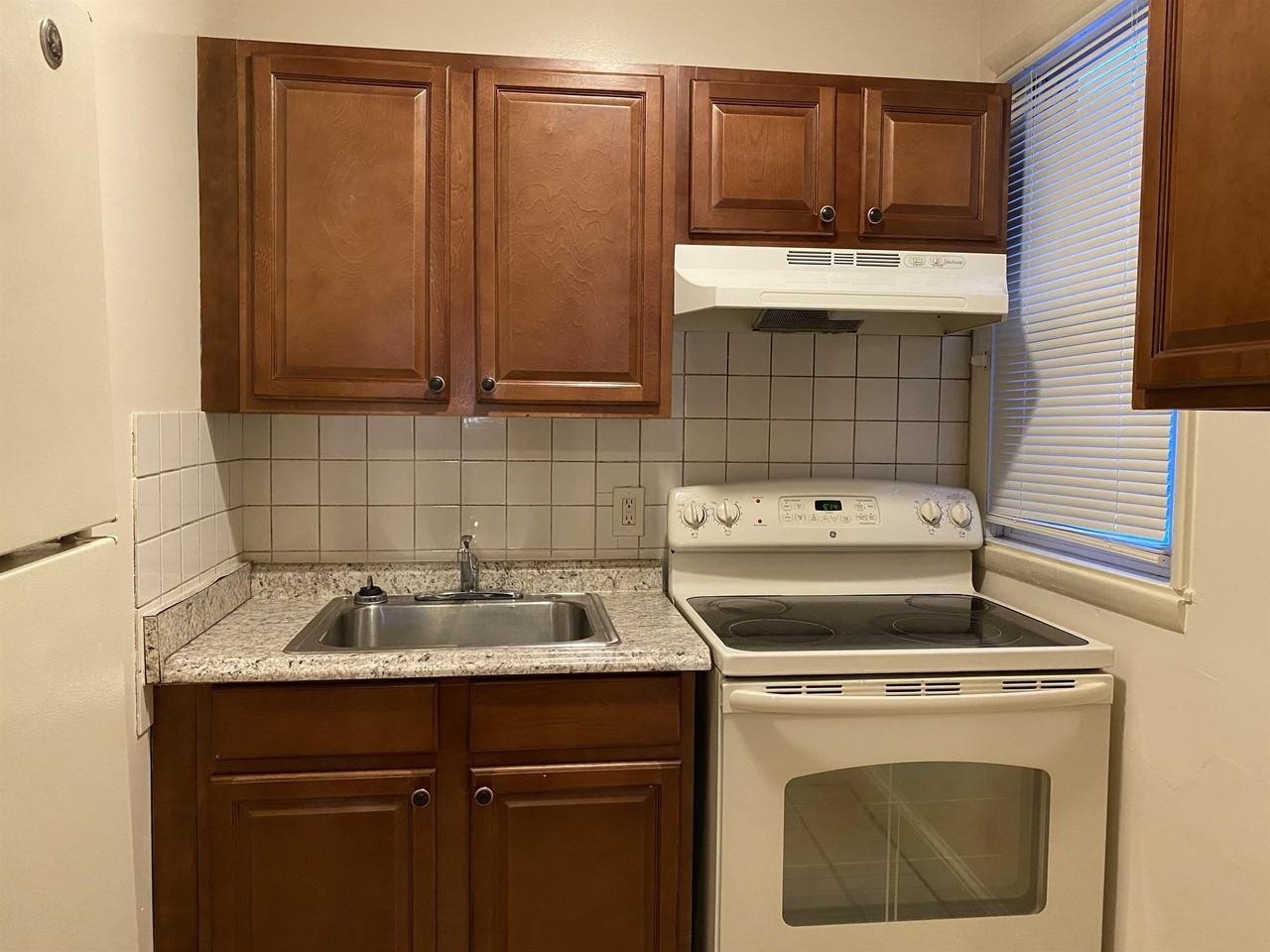 422-424 West King Street - Photo 2 of 13