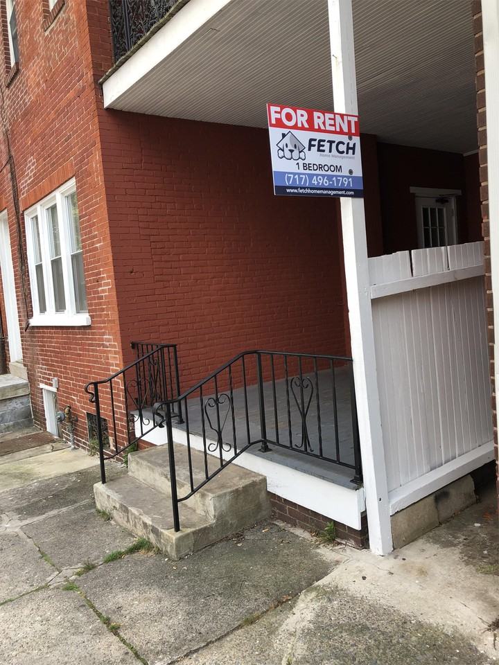 422-424 West King Street - Photo 3 of 13